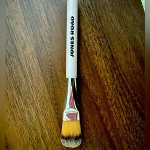 JONES ROAD Skin Brush “The Goldilocks Brush” / “No-Brainer”